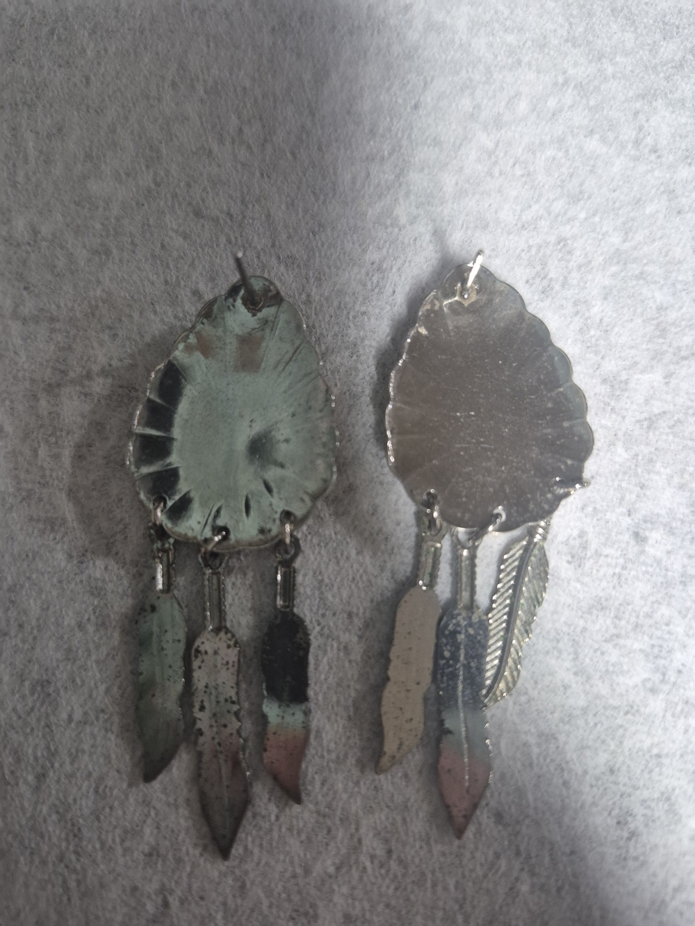 Vintage SW Silvertone Concho Earrings with Green Abalone Shell & Feather Dangles - Picture 3 of 4